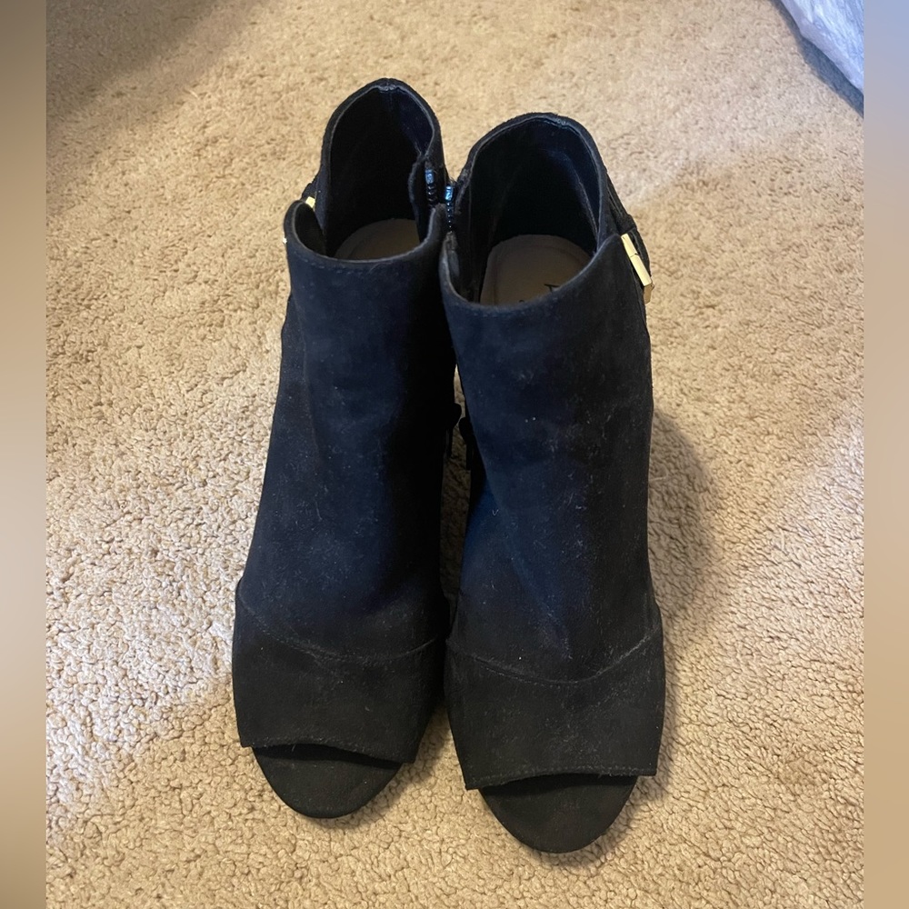 Apt. 9 open toe shoes size 8 women’s